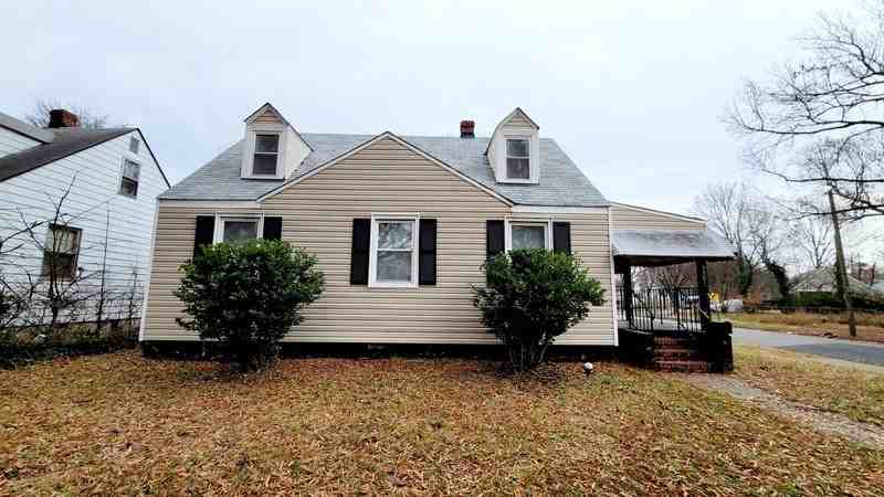 3501 Meadowbridge Rd - Photo 2 of 11