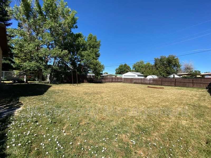 1305 14th Ave S - Photo 3 of 40