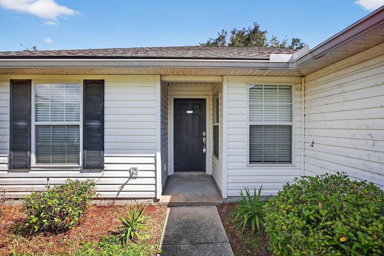 11048 Stutz Ct - Photo 2 of 17