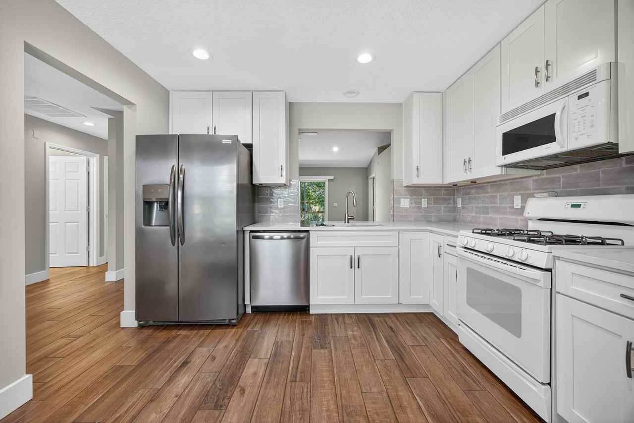 11048 Stutz Ct - Photo 7 of 17