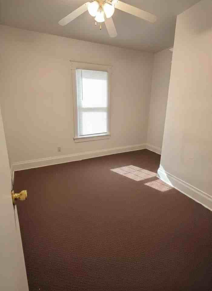 510 Baltimore St - Photo 5 of 8