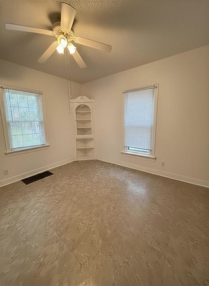 510 Baltimore St - Photo 7 of 8