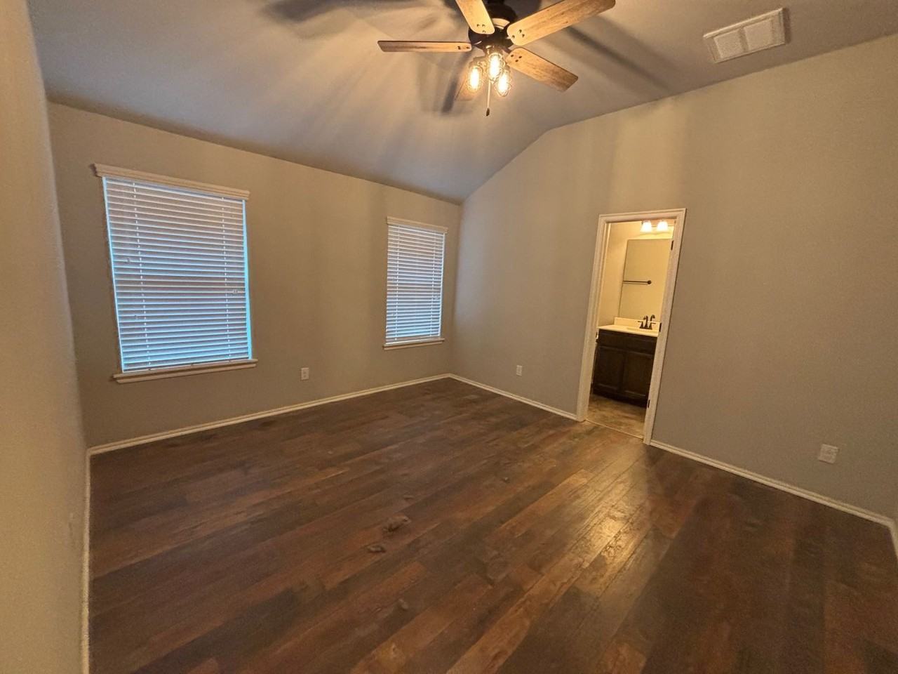 19816 Forsythe Dr - Photo 2 of 9