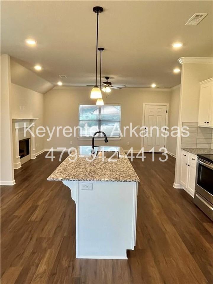 145 N Hinsdale Ave - Photo 5 of 14