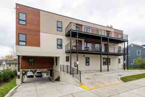 featured image of 911 S Main St