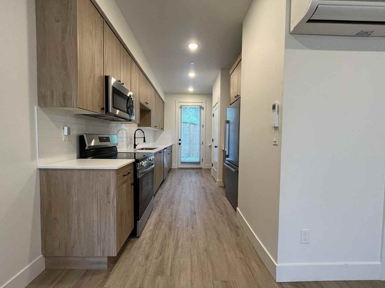 5877 Ne Prescott St - Photo 3 of 27