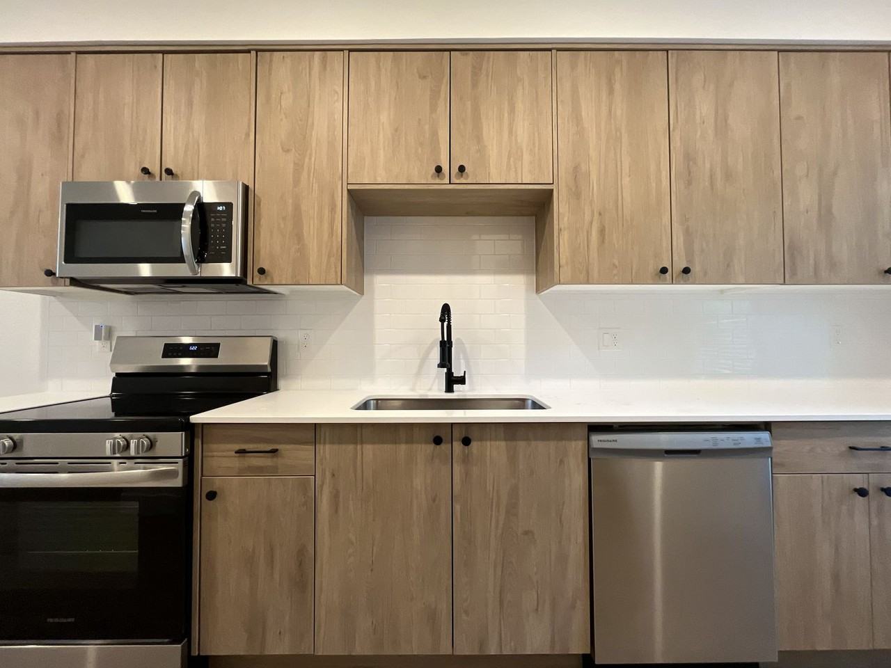 5877 Ne Prescott St - Photo 5 of 27