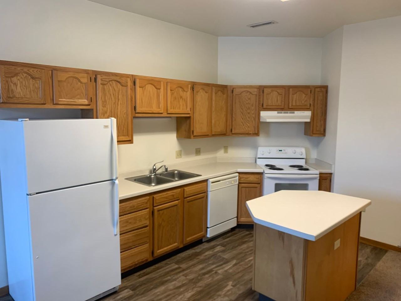 Belle Harbor offers one, two, and three bedroom lofts - Photo 5 of 13