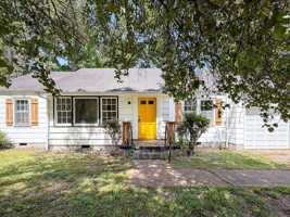 featured image of 4709 Colonial Dr