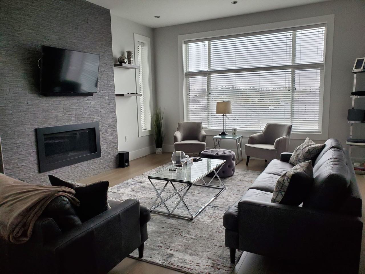 14929 62 A Avenue - Photo 3 of 26