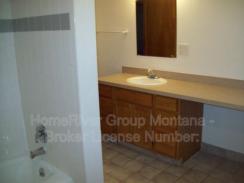 735 Hastings Ave Lowr - Photo 4 of 8