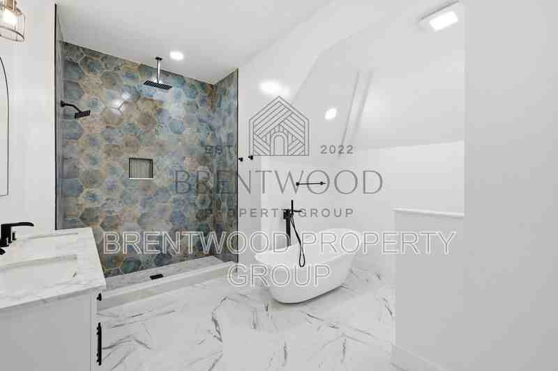 29 N State Ave - Photo 3 of 36