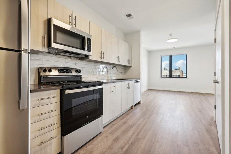 419 49S Day St. - Photo 5 of 12