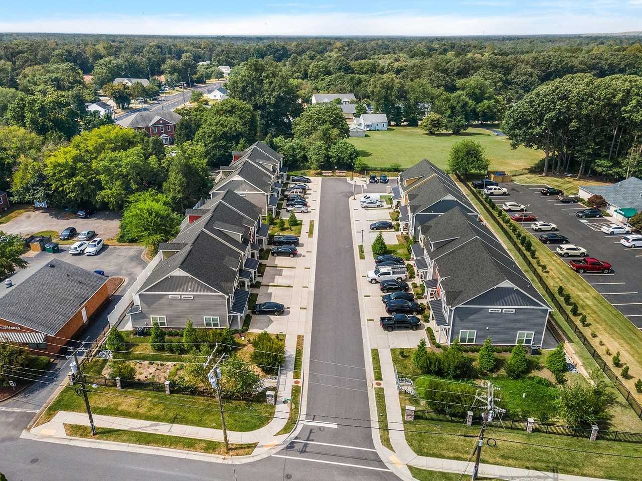 4513 Josephine Ln - Photo 2 of 17