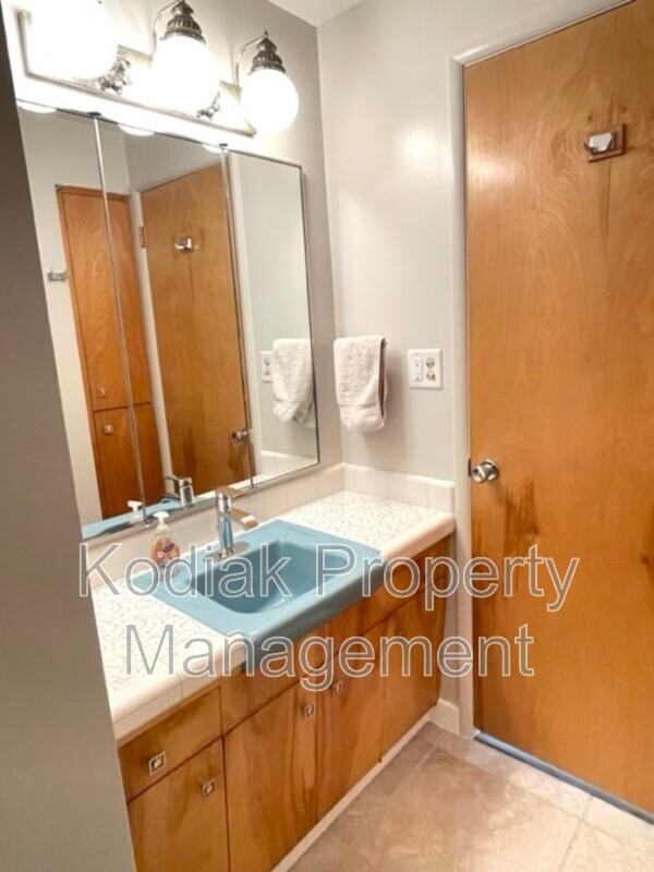 4099 Madison Ave - Photo 5 of 37