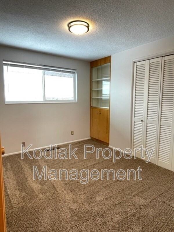 4099 Madison Ave - Photo 6 of 37