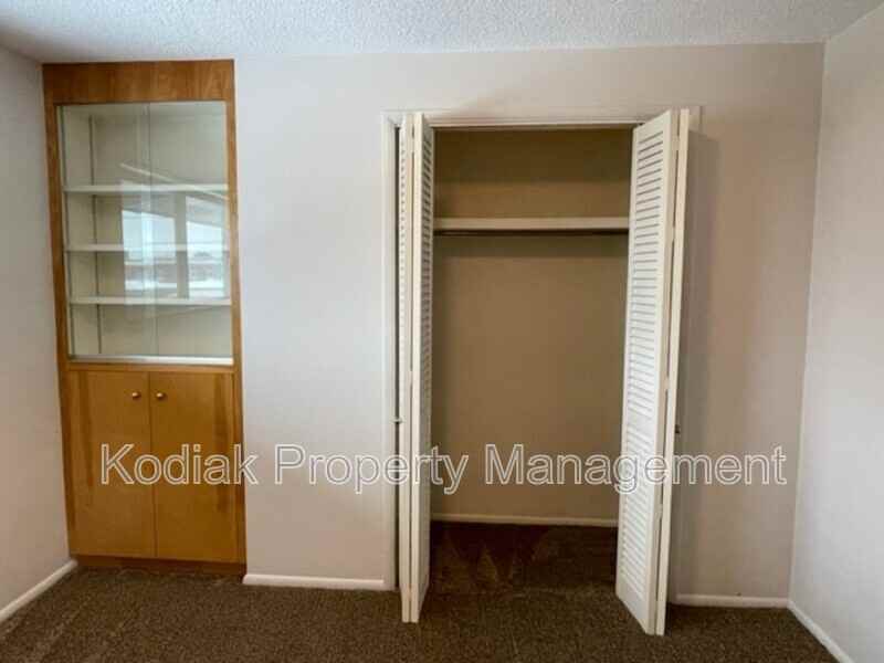 4099 Madison Ave - Photo 7 of 37