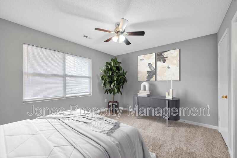 305 Country Club Dr Ne Apt U - Photo 6 of 12