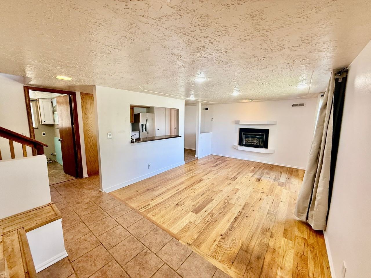 791 W Mountain View Dr - Photo 4 of 46