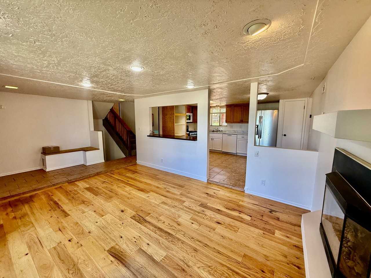 791 W Mountain View Dr - Photo 5 of 46