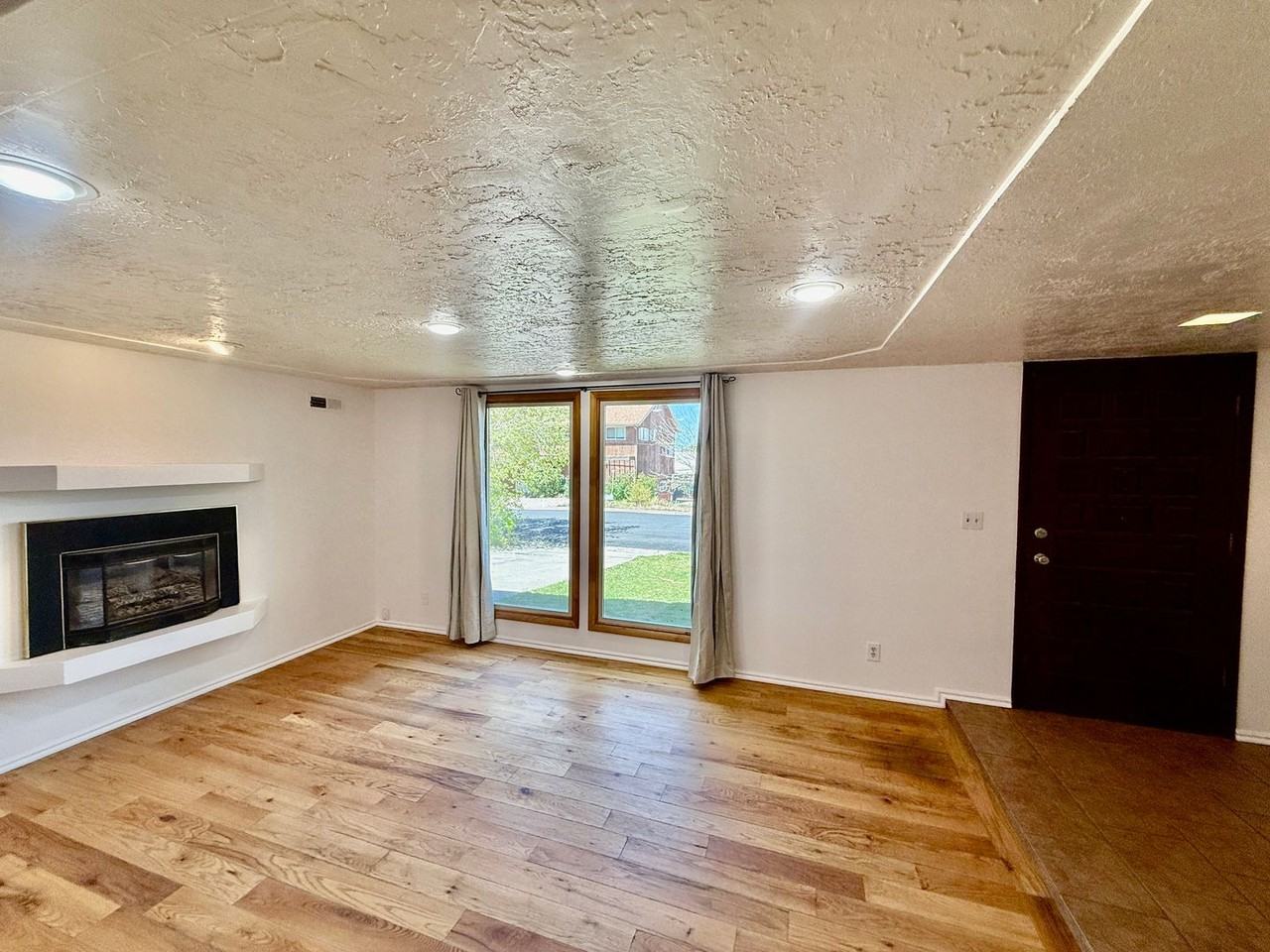 791 W Mountain View Dr - Photo 6 of 46