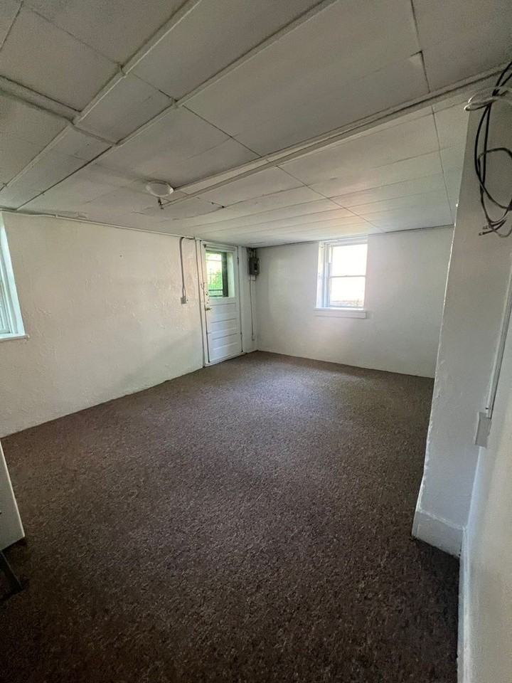 714 W Madison St - Photo 7 of 8