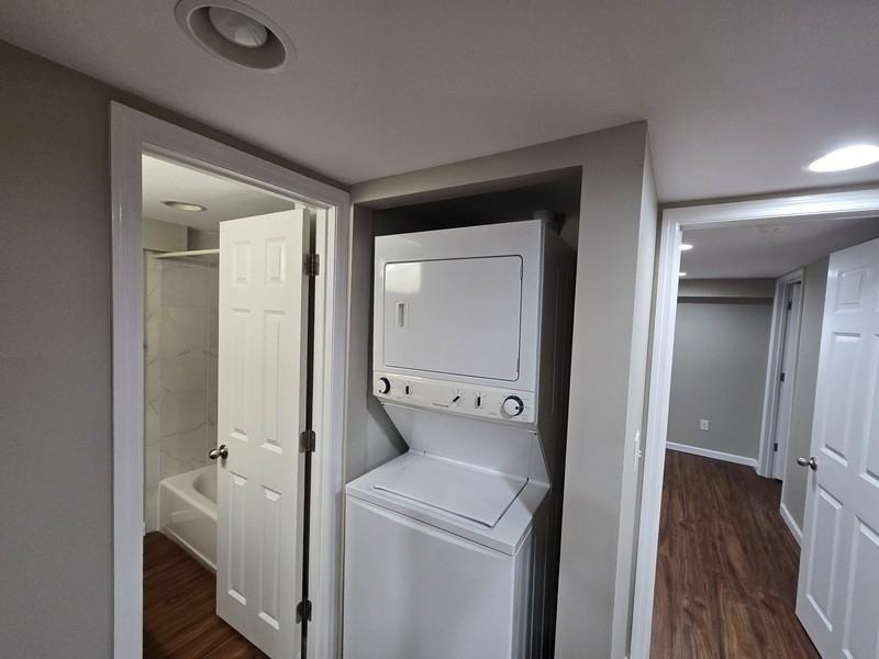 4094 University Dr #B - Photo 3 of 9