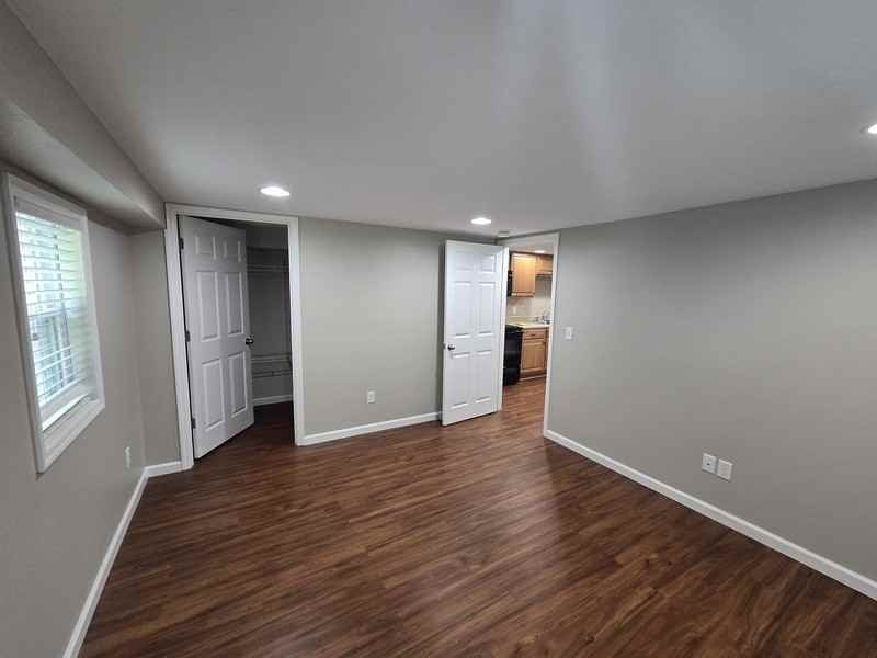 4094 University Dr #B - Photo 6 of 9