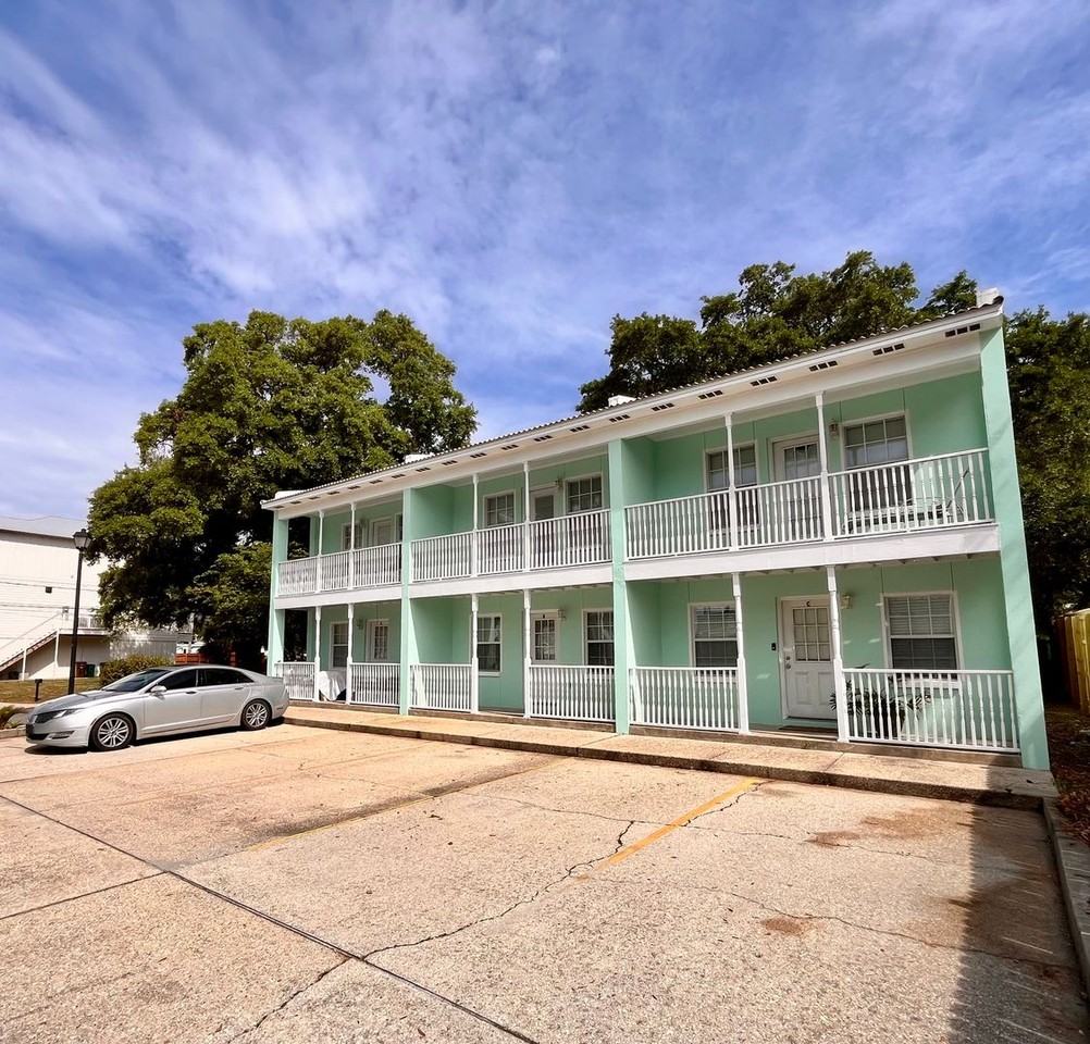 1496 Beach Blvd - Photo 3 of 25