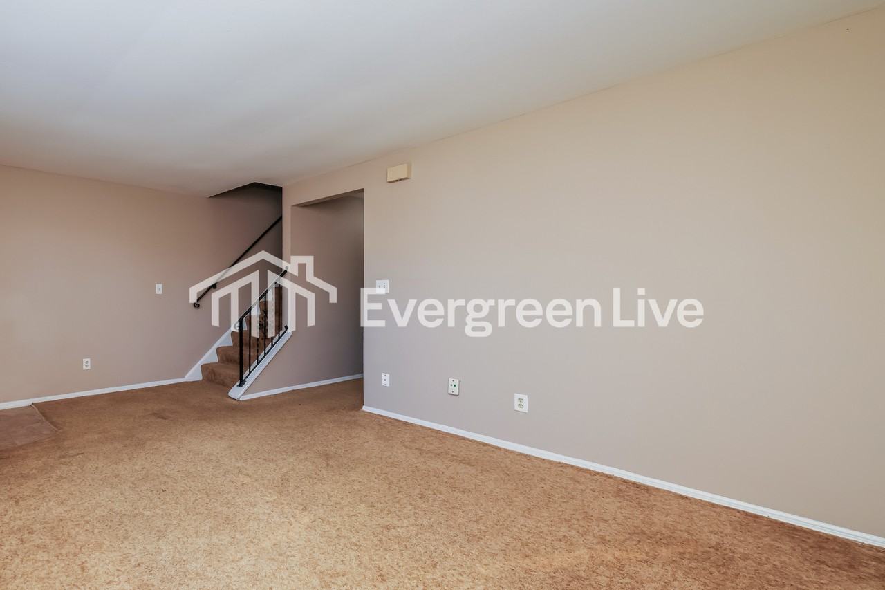 8307 Mount Carmel St - Photo 4 of 15