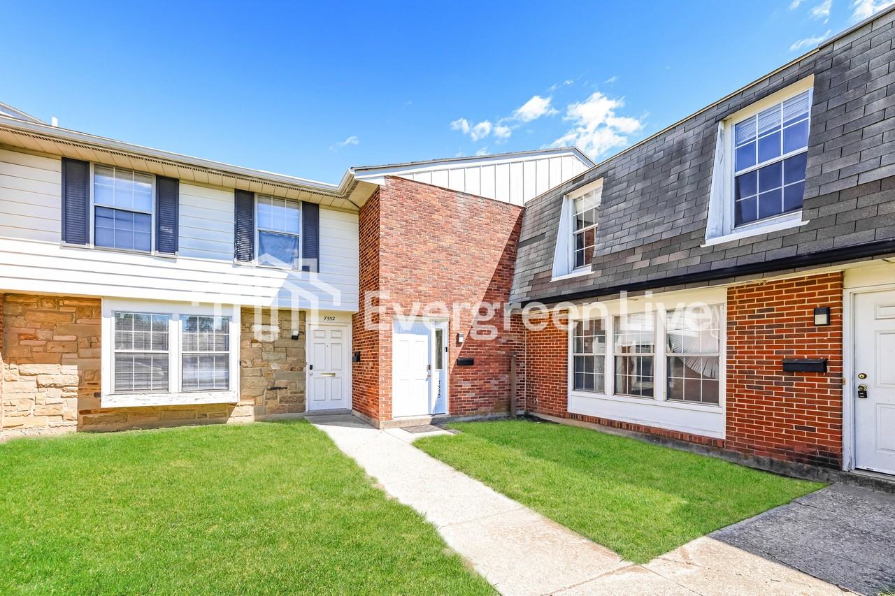 7550 Mount Whitney St - Photo 2 of 12