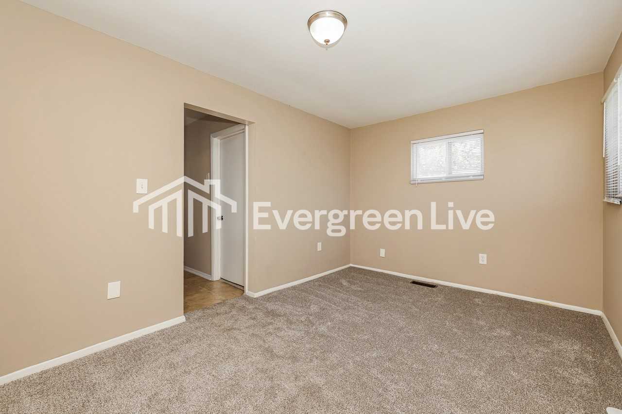 2712 Holman St - Photo 3 of 15