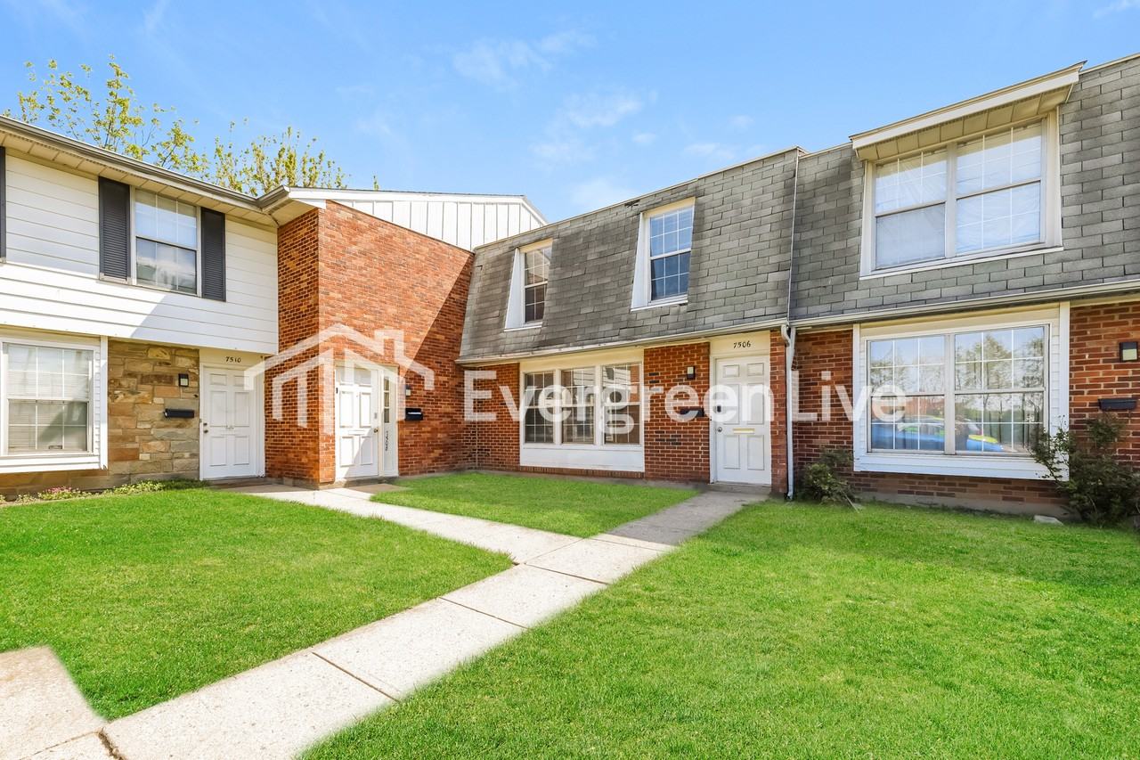 7506 Mount Whitney St - Photo 2 of 15