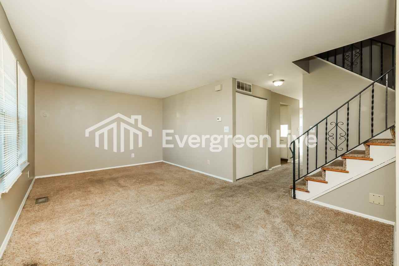 7506 Mount Whitney St - Photo 3 of 15
