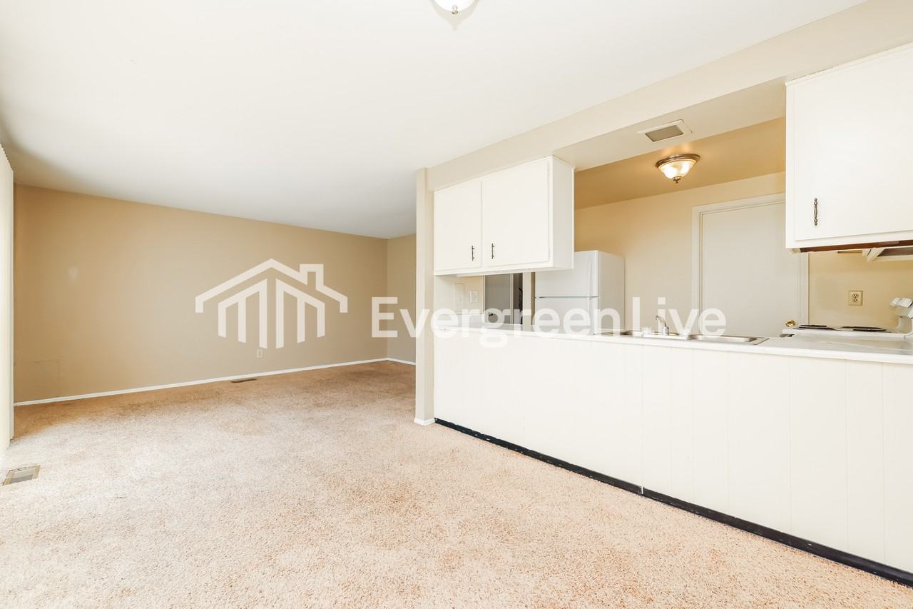 7506 Mount Whitney St - Photo 5 of 15