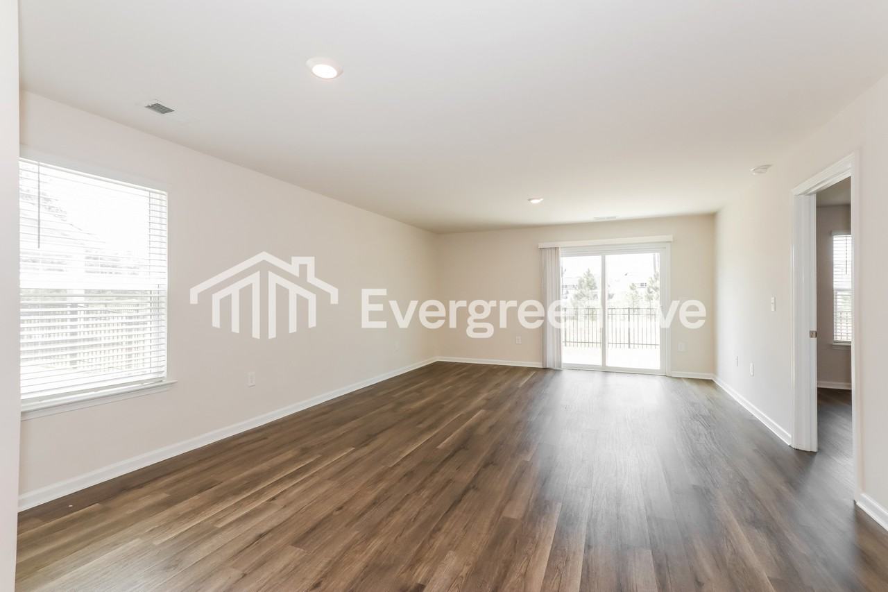 2265 Courtina Way - Photo 4 of 16