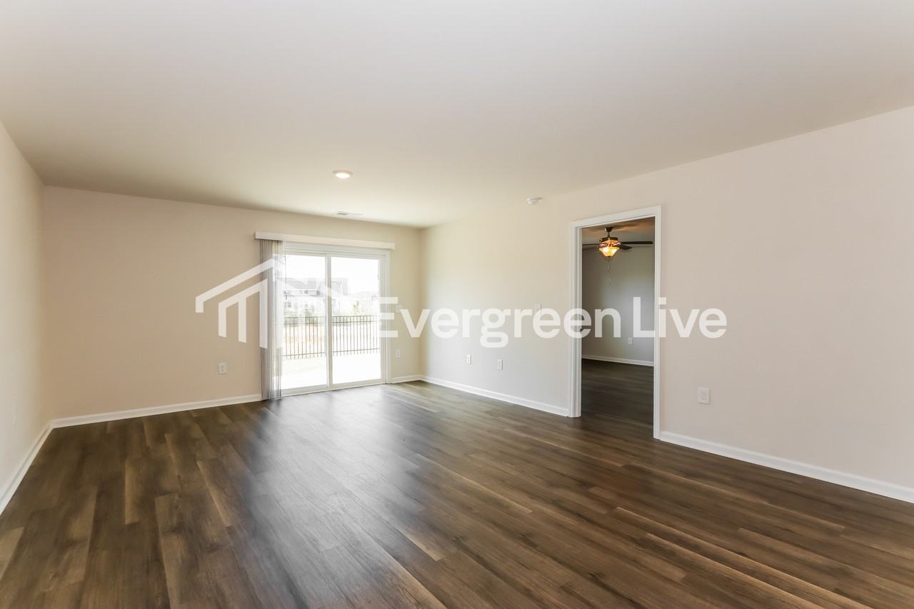 2265 Courtina Way - Photo 5 of 16