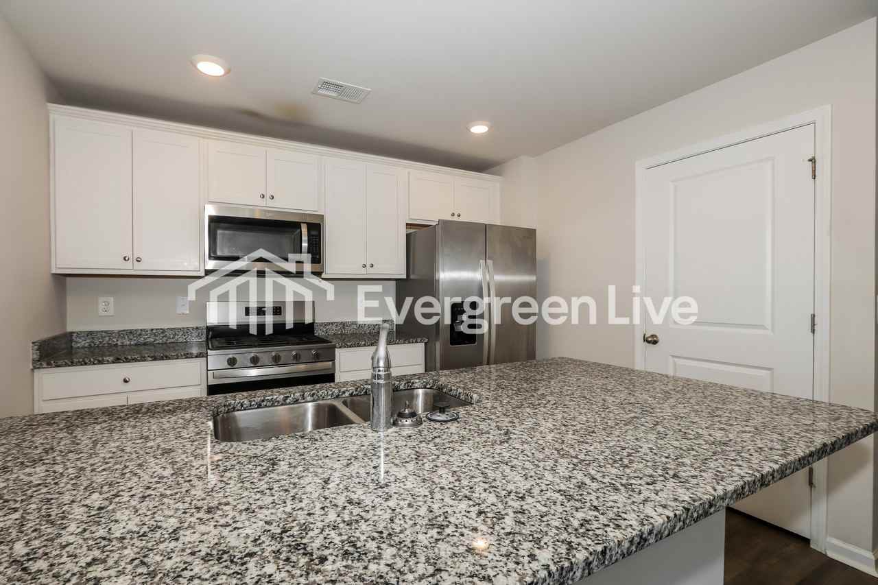 2265 Courtina Way - Photo 6 of 16