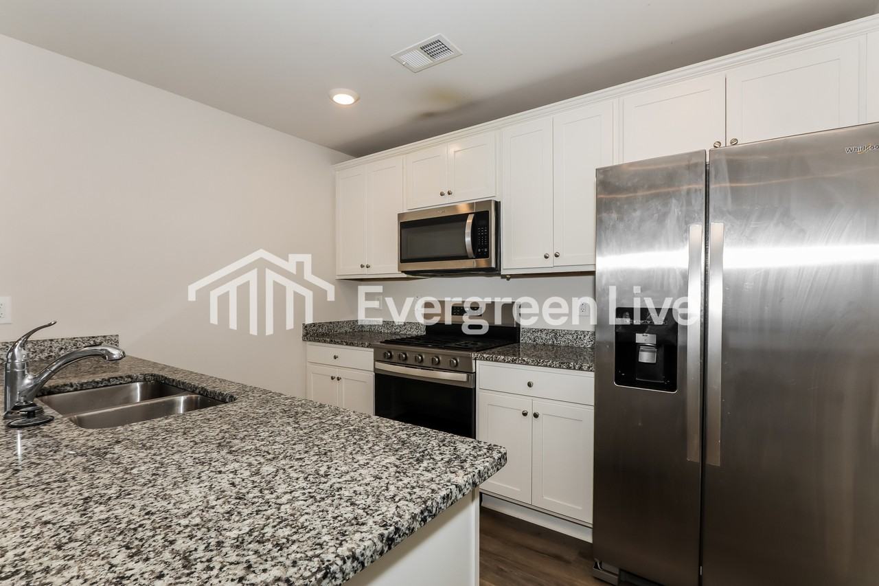 2265 Courtina Way - Photo 7 of 16