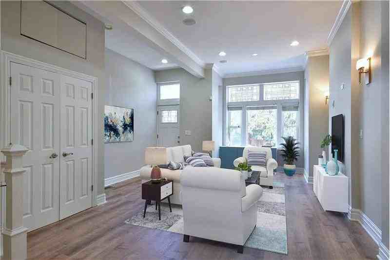 1316 N Artesian Ave #2 - Photo 2 of 26