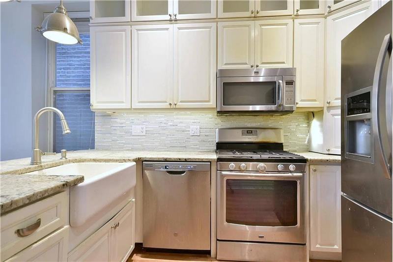 1316 N Artesian Ave #2 - Photo 4 of 26