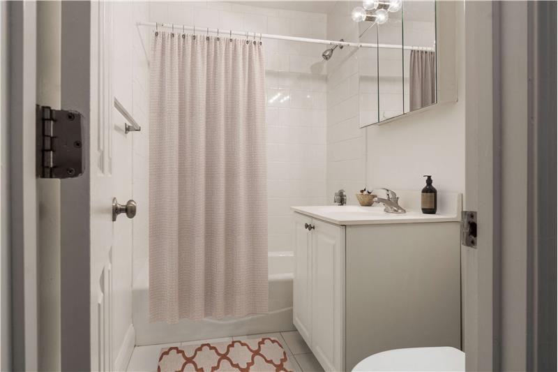 122 Edgemere Rd #7 - Photo 5 of 6