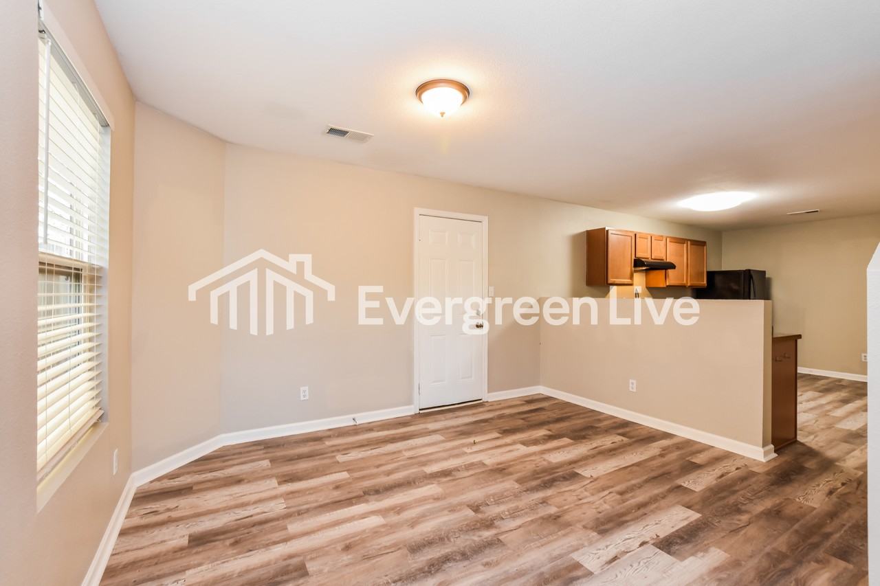 122 Cloverbrook Dr - Photo 5 of 15