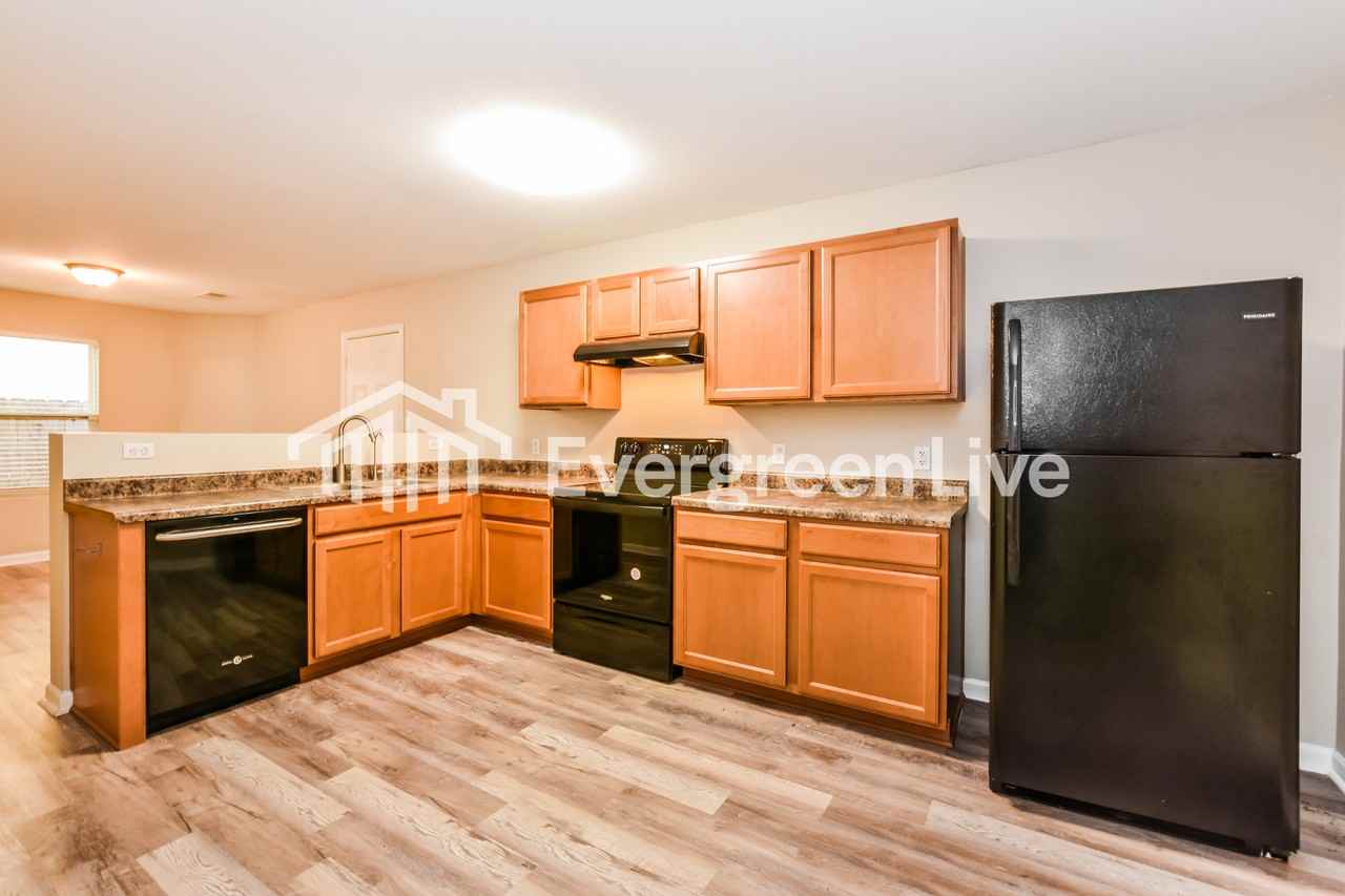 122 Cloverbrook Dr - Photo 6 of 15