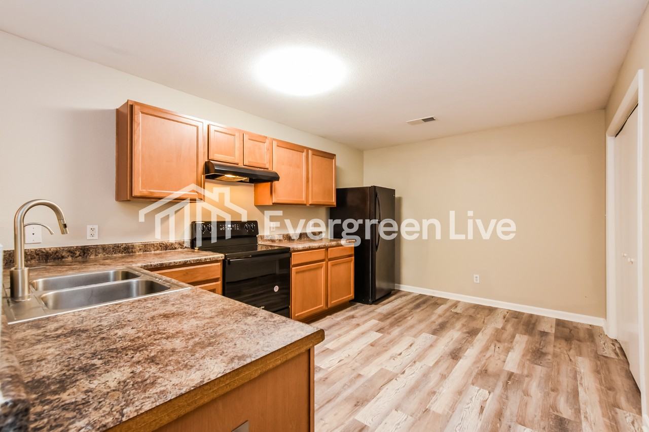 122 Cloverbrook Dr - Photo 7 of 15