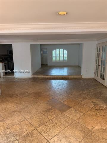 401 Warren Ln - Photo 4 of 21