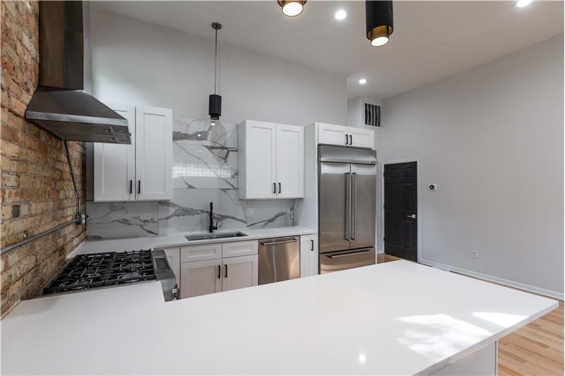 2701 W Thomas St #1R - Photo 3 of 33