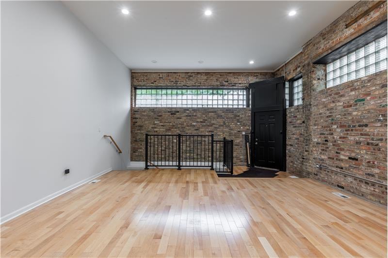 2701 W Thomas St #1R - Photo 4 of 33