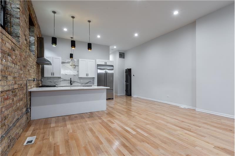 2701 W Thomas St #1R - Photo 5 of 33
