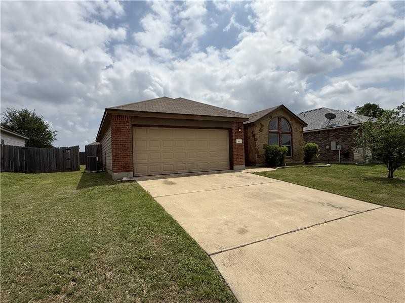 531 Parkfield Ln - Photo 3 of 35